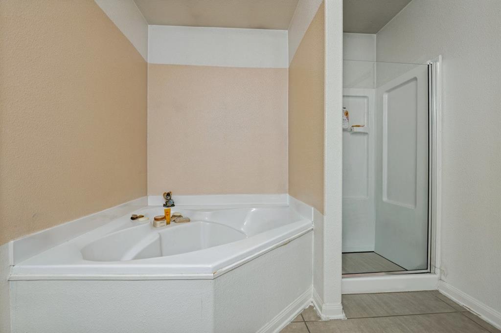 624 Noble Grove Property Photo 8