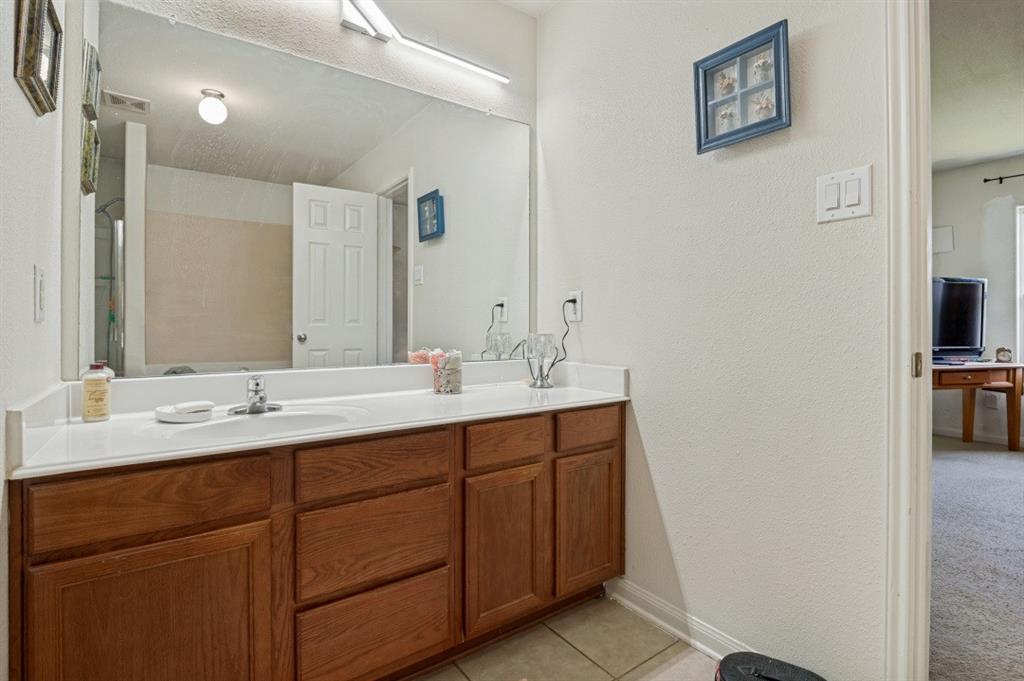 624 Noble Grove Property Photo 9