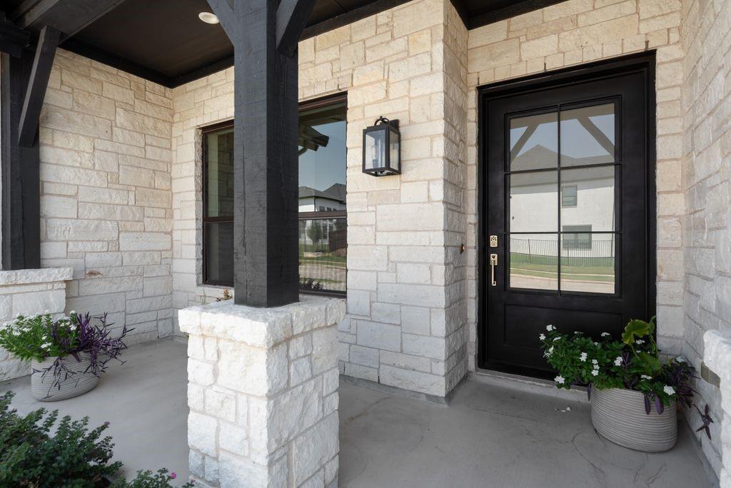 1153 Rochester Place Property Photo 3