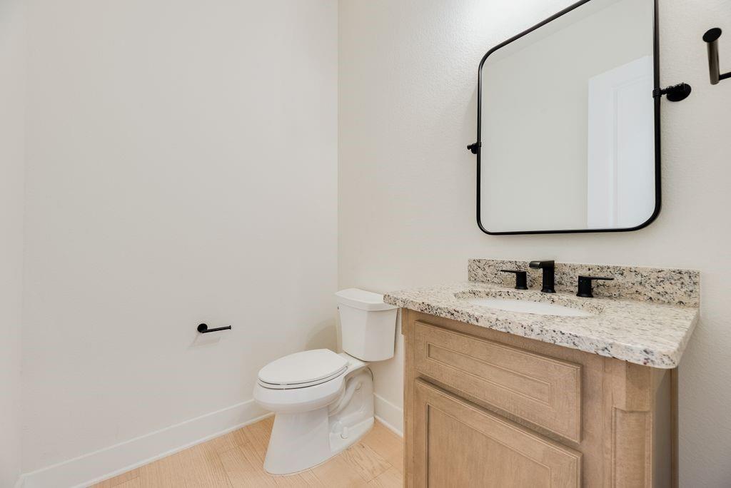 1153 Rochester Place Property Photo 25