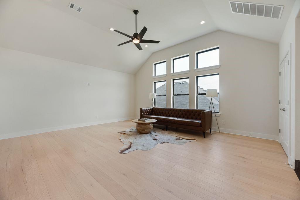 1153 Rochester Place Property Photo 33