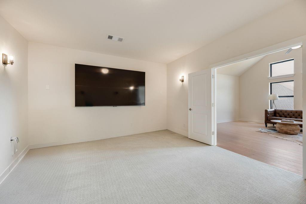 1153 Rochester Place Property Photo 34