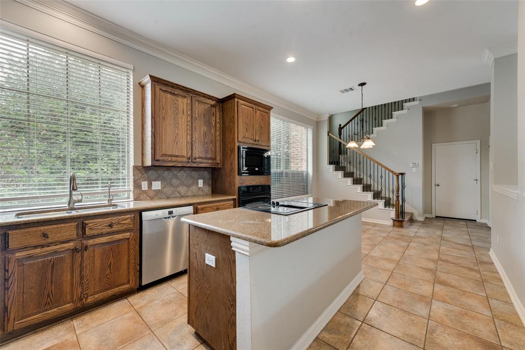 4000 Hearthlight Court Property Photo 6
