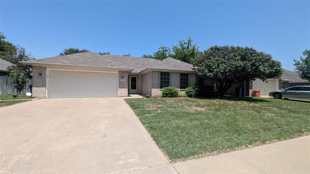916 Heberle Drive Property Photo 1
