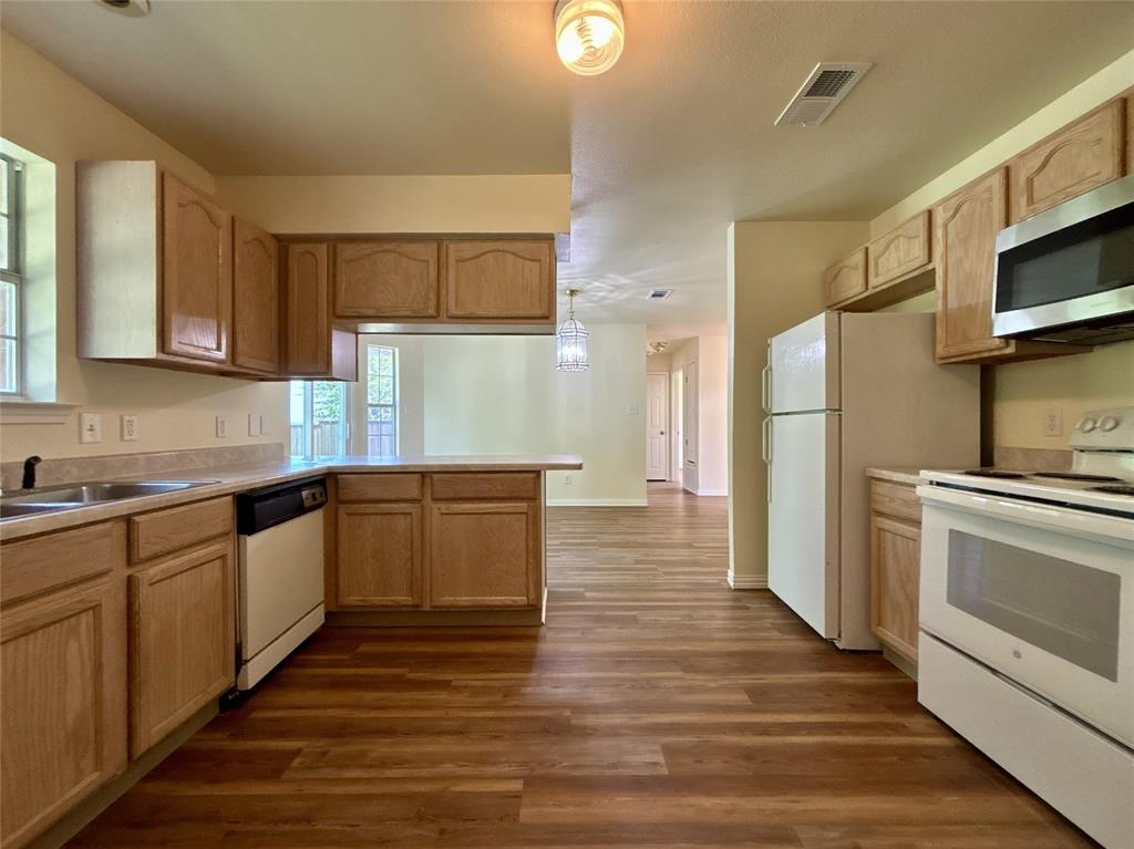 2001 Solomon Drive Property Photo 11