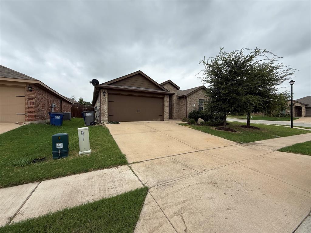 1113 Meadow Side Drive Property Photo 2