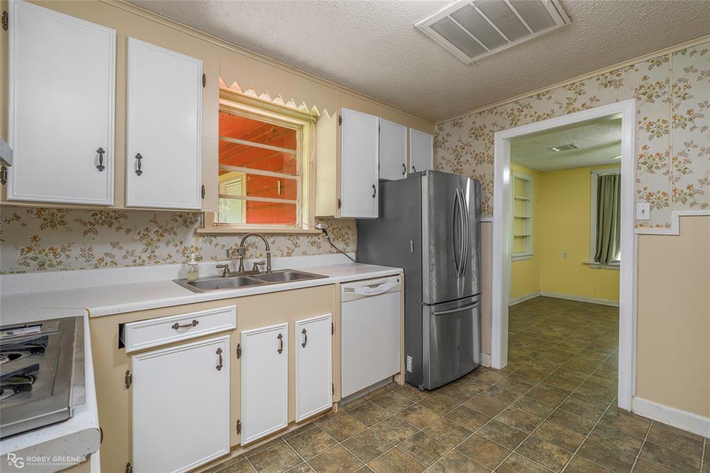 3194 Herren Road Property Photo 5