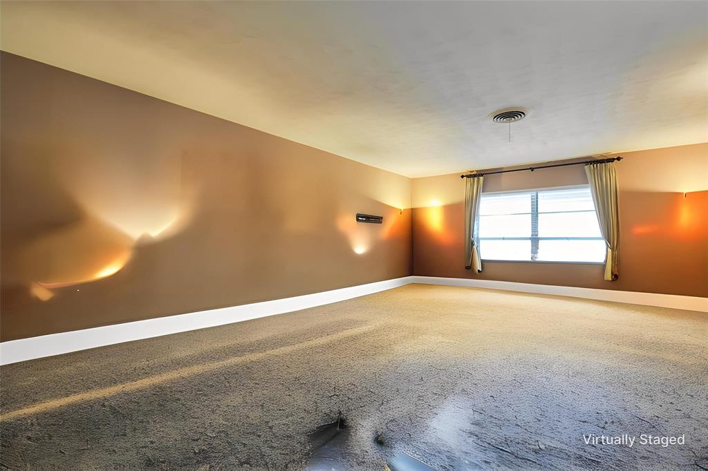 2233 River Oaks Circle Property Photo 15
