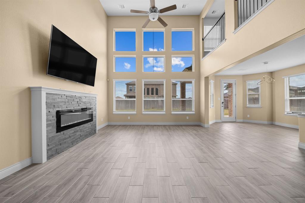 7601 Silver Drive Property Photo 4