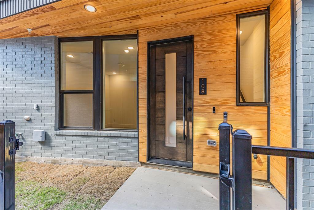 426 W 9th Street Property Photo 1