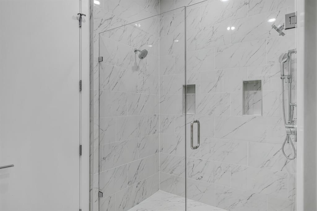 426 W 9th Street Property Photo 21