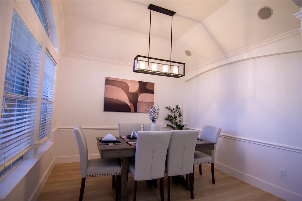 10715 Wild Oak Drive Property Photo 6