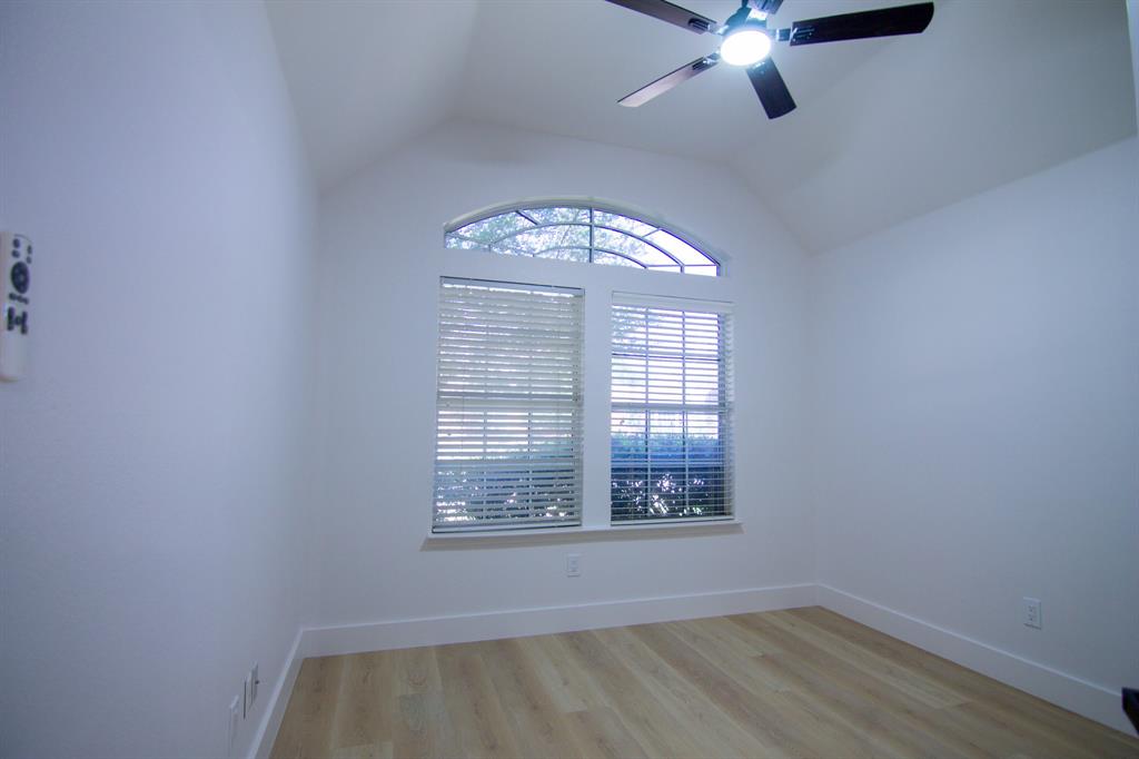 10715 Wild Oak Drive Property Photo 25
