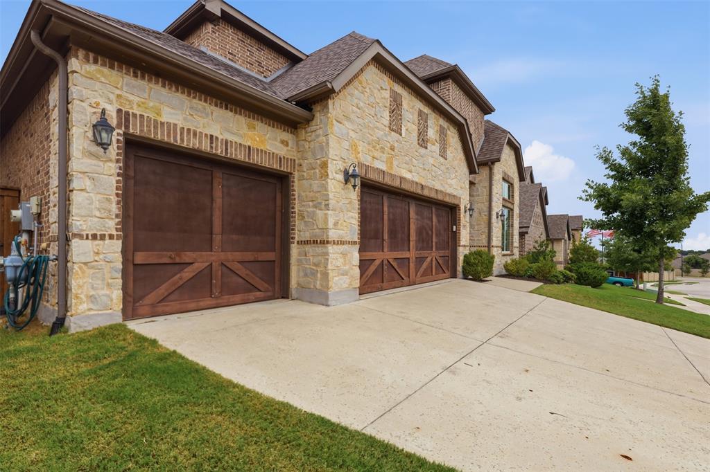 10322 Trail Ridge Drive Property Photo 2