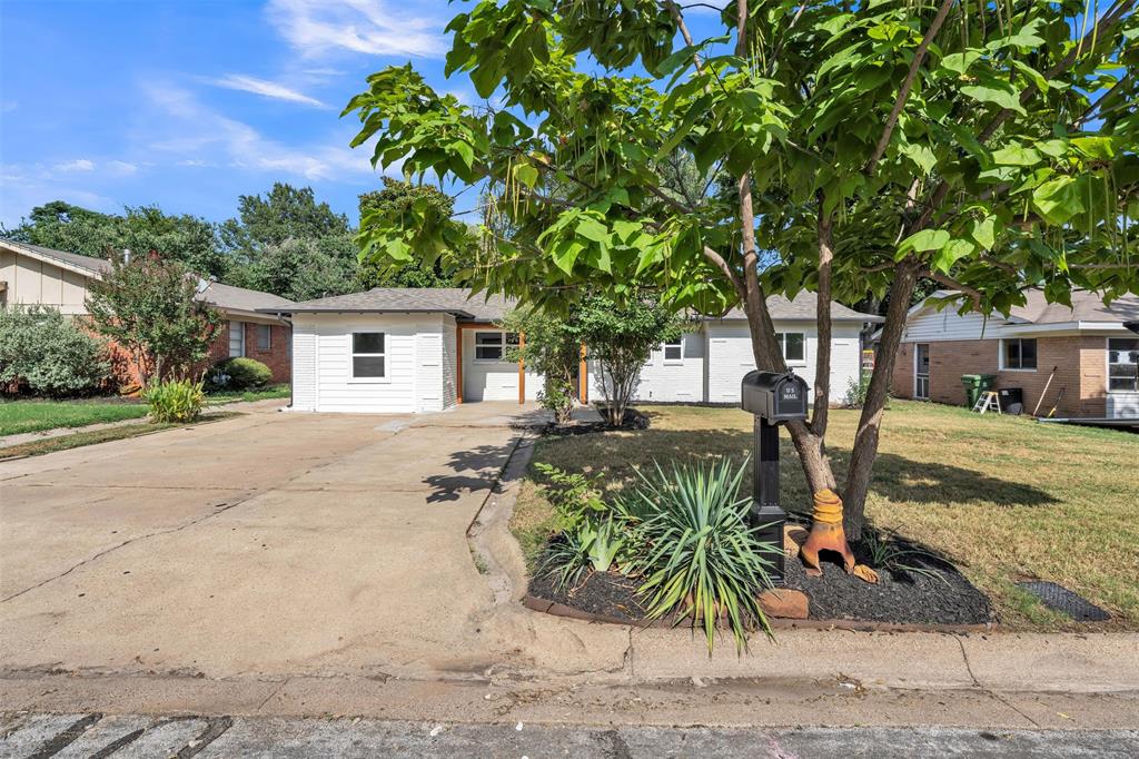 408 Simmons Drive Property Photo 2