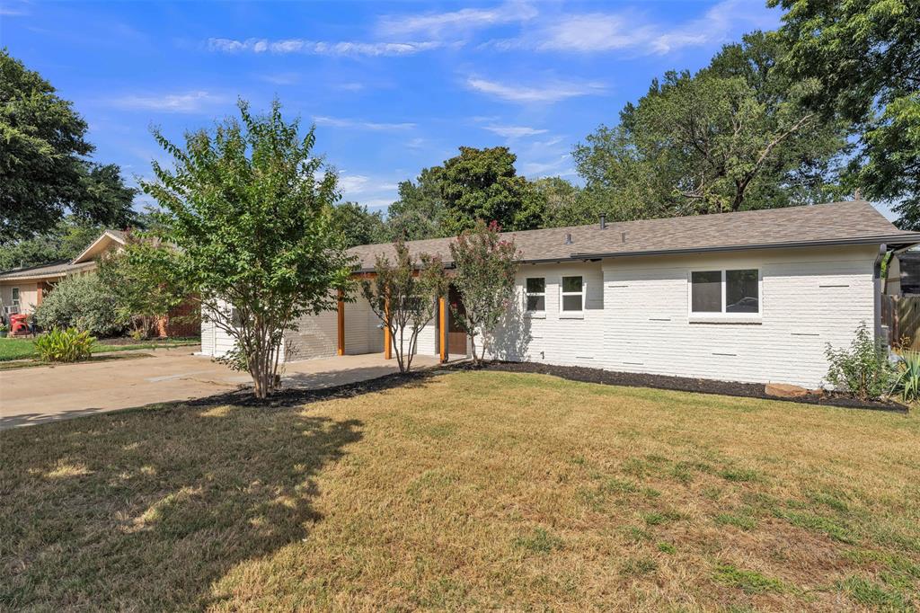 408 Simmons Drive Property Photo 3