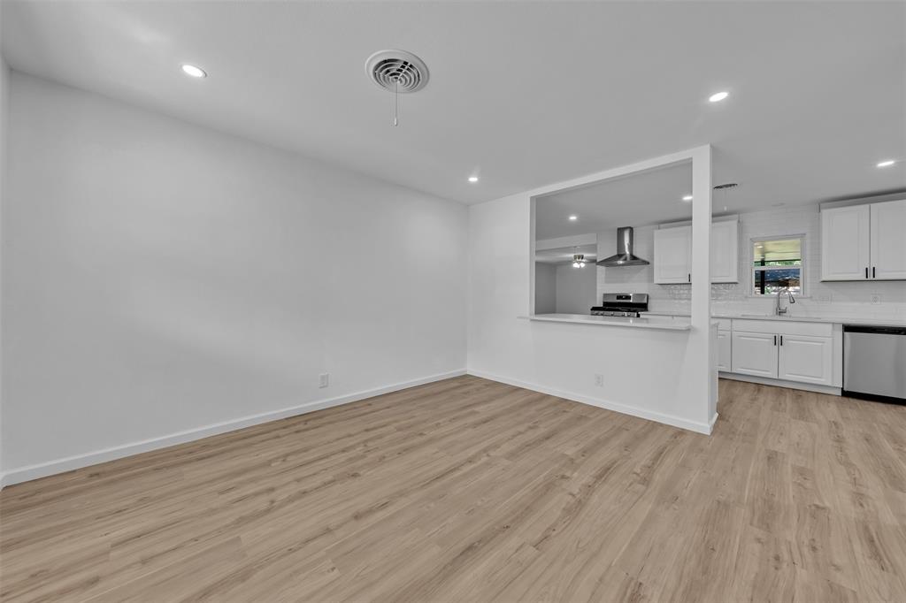 408 Simmons Drive Property Photo 5