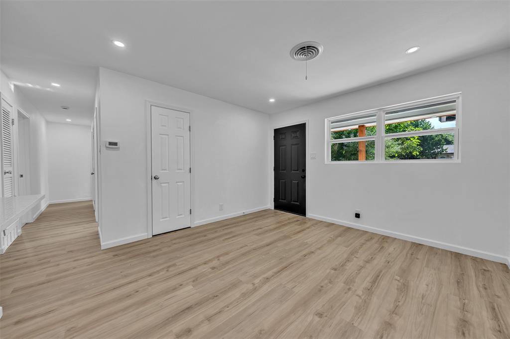 408 Simmons Drive Property Photo 6