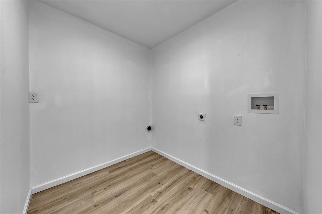 408 Simmons Drive Property Photo 14