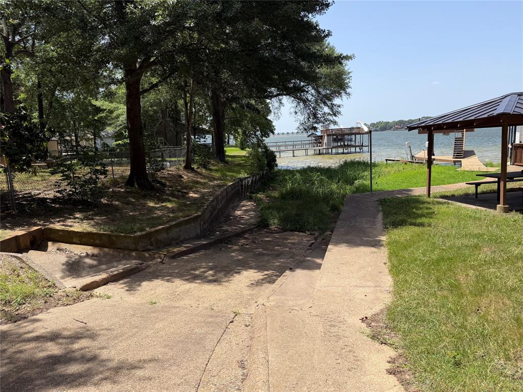 196 Scenic Drive Property Photo 7