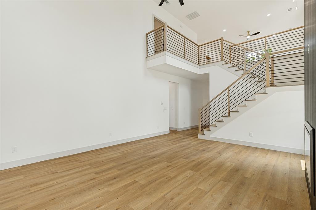 1613 N Bradley Street Property Photo 7