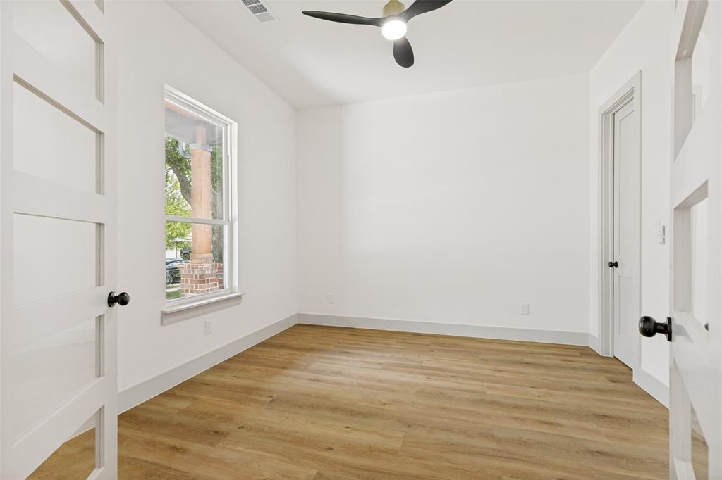 1613 N Bradley Street Property Photo 10