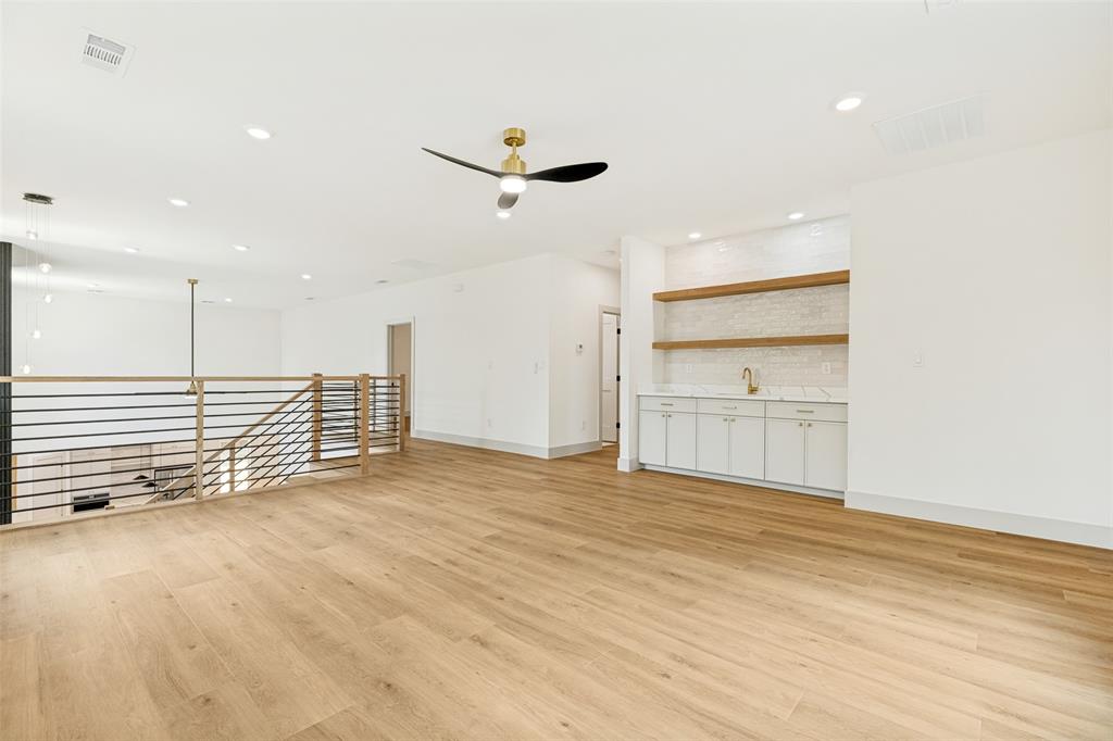 1613 N Bradley Street Property Photo 11
