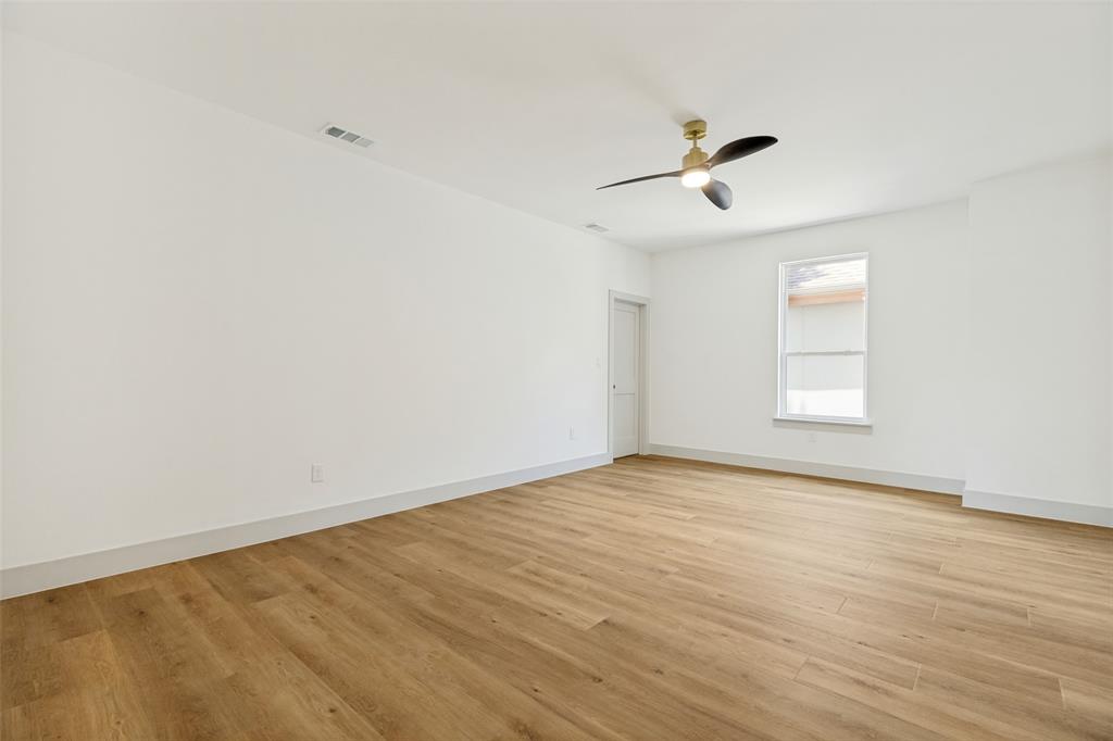 1613 N Bradley Street Property Photo 17