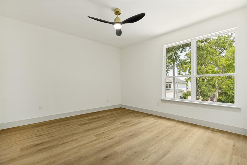 1613 N Bradley Street Property Photo 20