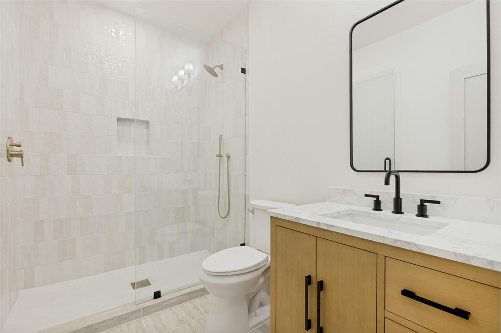 1613 N Bradley Street Property Photo 23