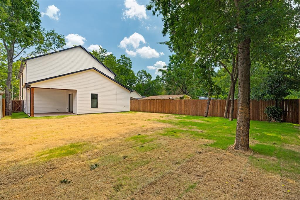 1613 N Bradley Street Property Photo 26