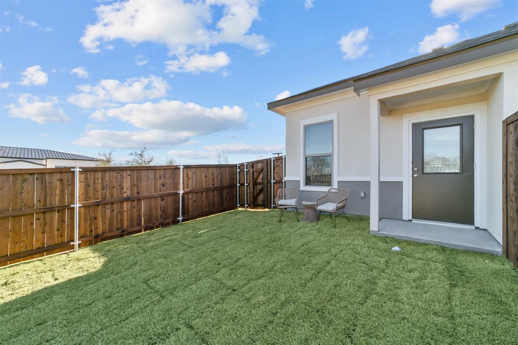 1109 Imperial Property Photo 1