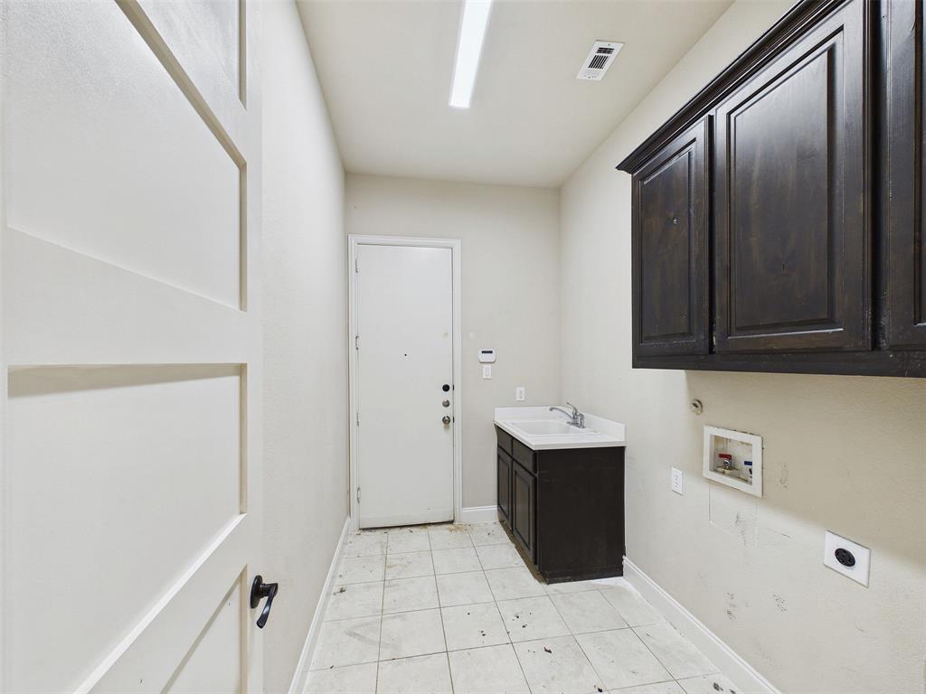 2825 Hollowbrook Lane Property Photo 15