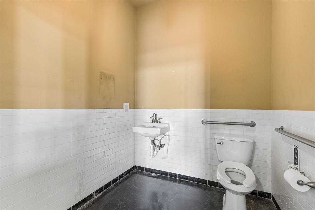 207 E Byron Nelson Boulevard Property Photo 10