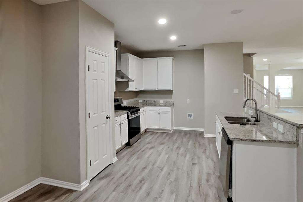 11 Willowstone Court Property Photo 4