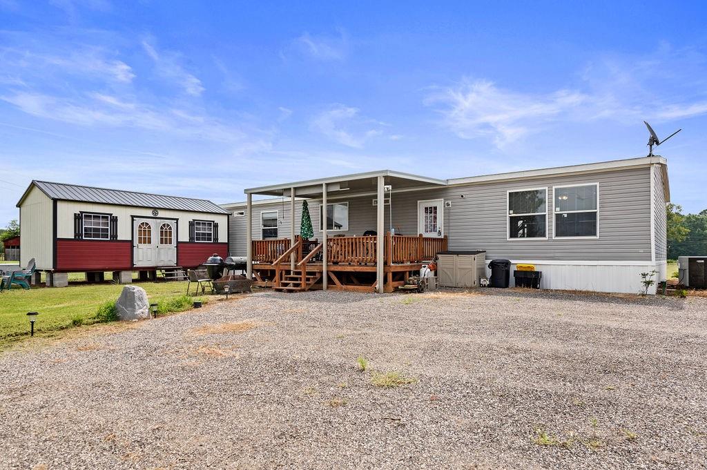 1509 County Road 3170 Property Photo 4