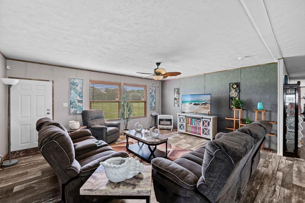 1509 County Road 3170 Property Photo 5