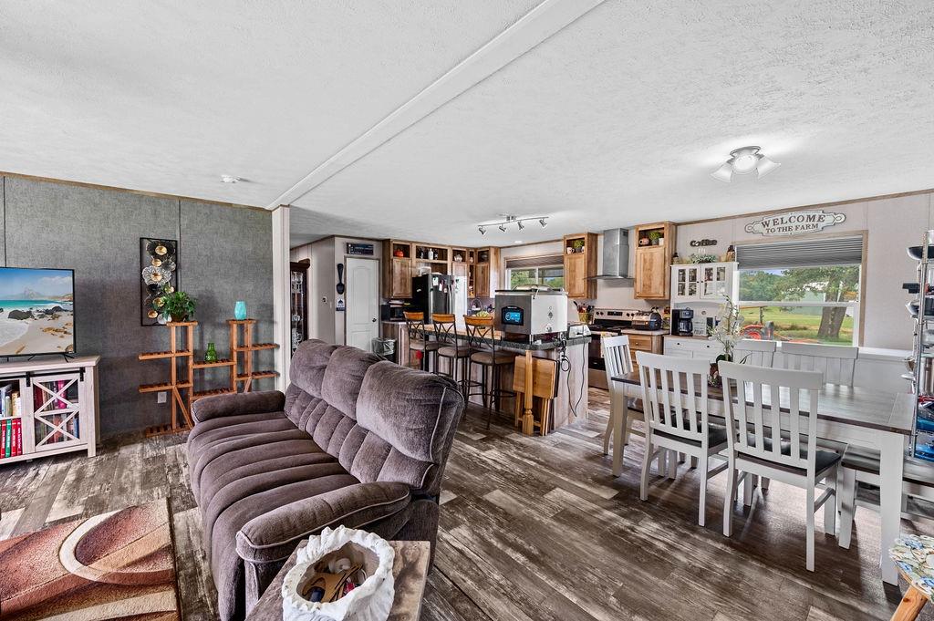 1509 County Road 3170 Property Photo 6
