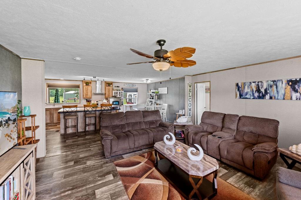 1509 County Road 3170 Property Photo 7