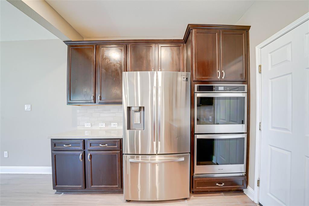 410 Club House Drive Property Photo 8
