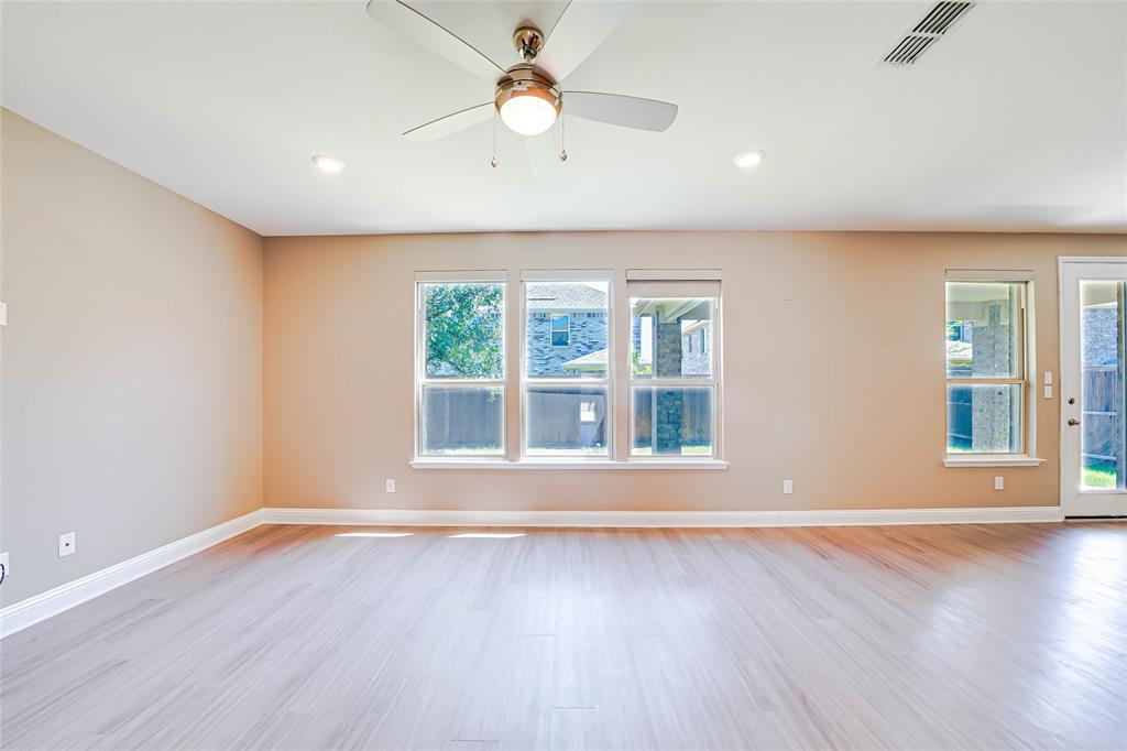 410 Club House Drive Property Photo 13
