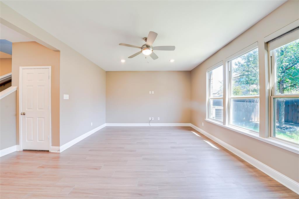 410 Club House Drive Property Photo 14