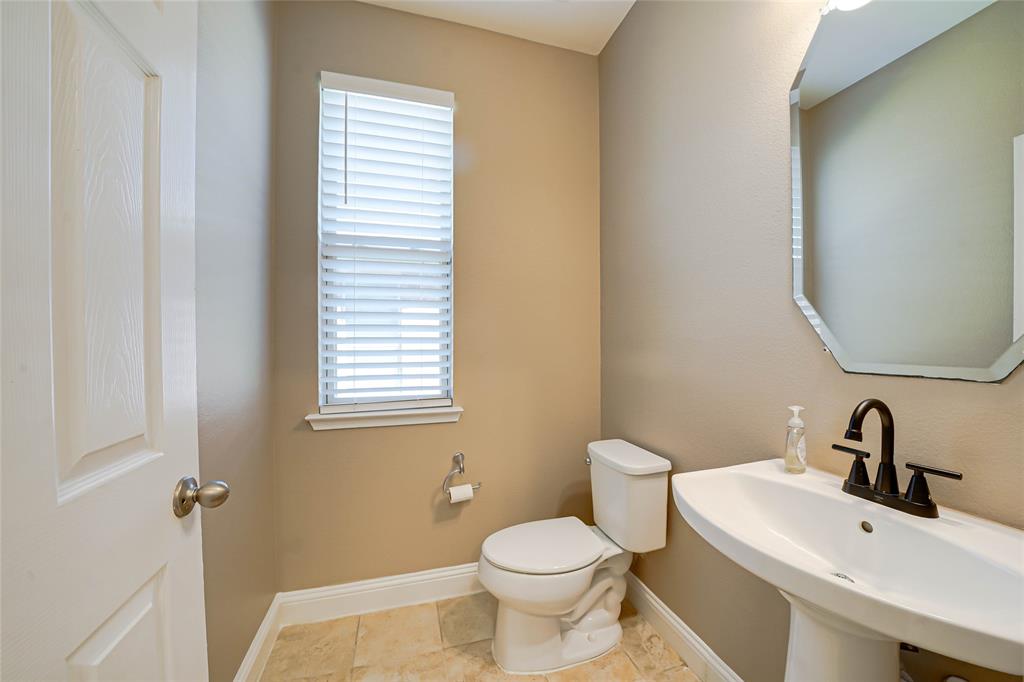 410 Club House Drive Property Photo 17