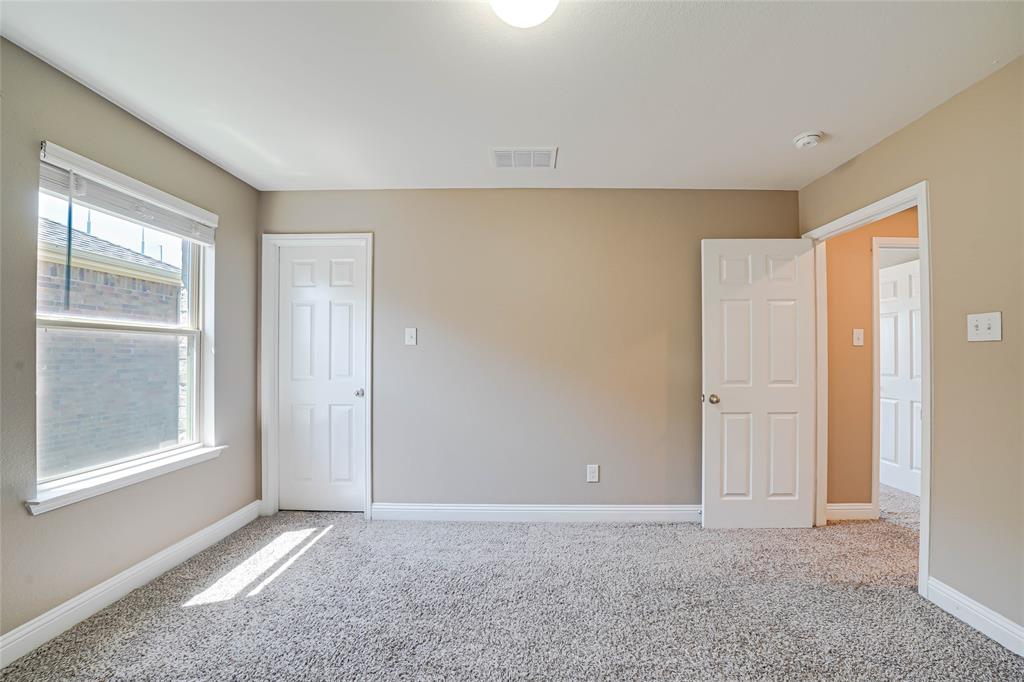 410 Club House Drive Property Photo 32