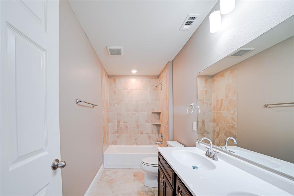 410 Club House Drive Property Photo 33
