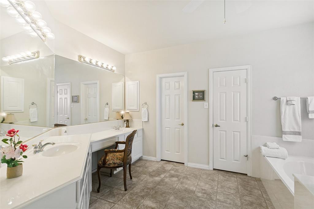 8708 Winter Wood Court Property Photo 24