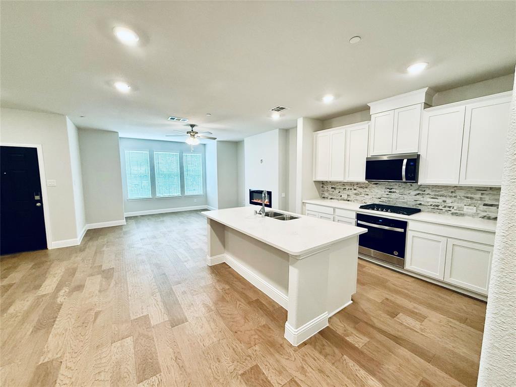 7925 Bayside Drive Property Photo 4