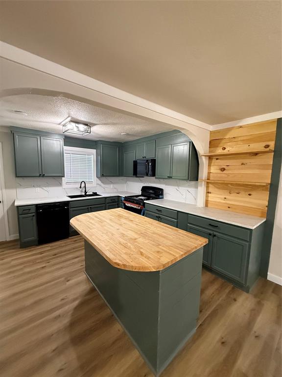 405 W Hall Street Property Photo 6