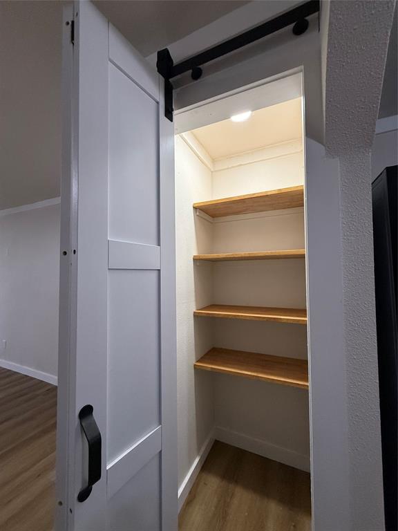 405 W Hall Street Property Photo 9