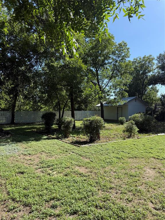 405 W Hall Street Property Photo 26